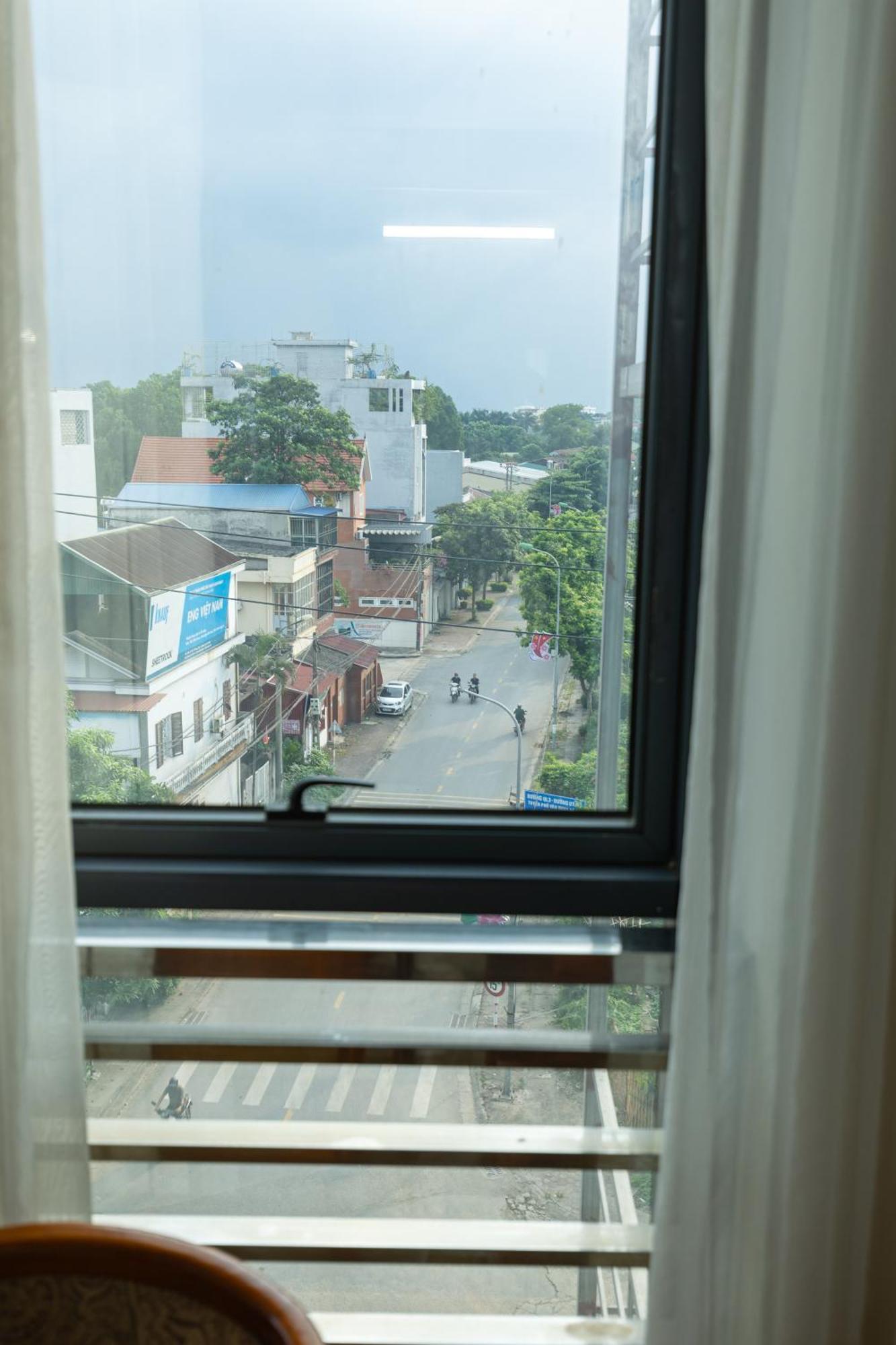Hoang Gia Hotel Dong Anh Exterior foto