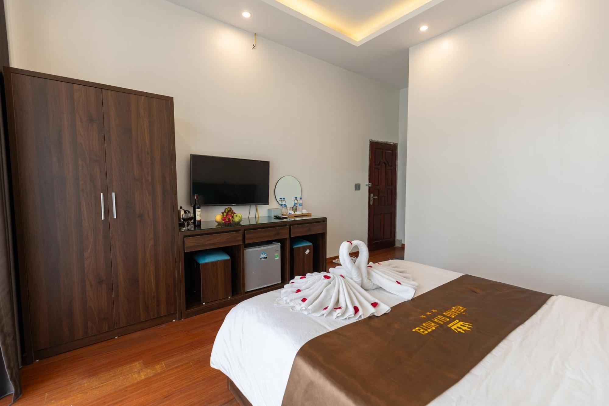 Hoang Gia Hotel Dong Anh Exterior foto