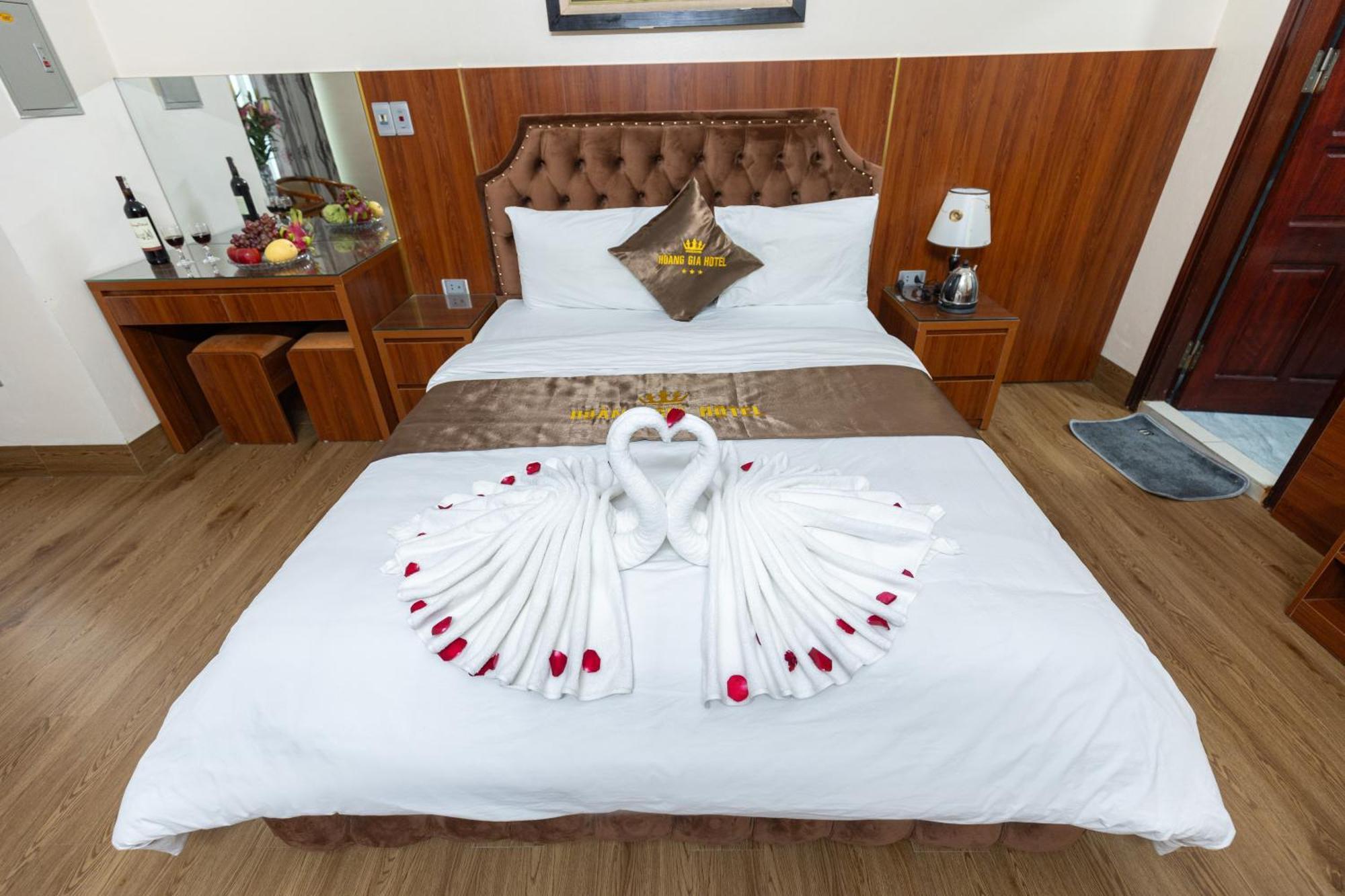 Hoang Gia Hotel Dong Anh Exterior foto